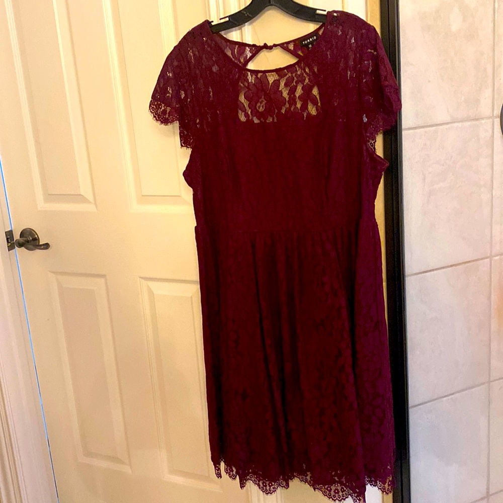 Maroon lace cocktail dress
